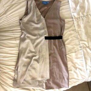 Size L Vera Wang silky dress that’s perfect for summer.